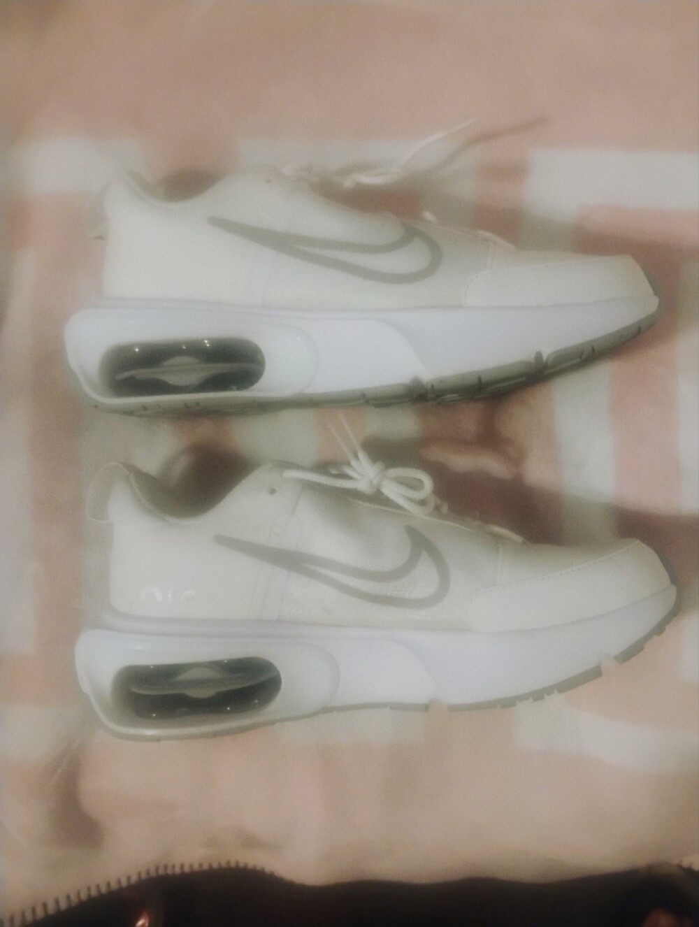 Women's Like New Ivory/Cream Nike Air Max Sneakers U.S. Size 10